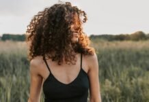 10 raisons d’oser les cheveux bouclés au naturel