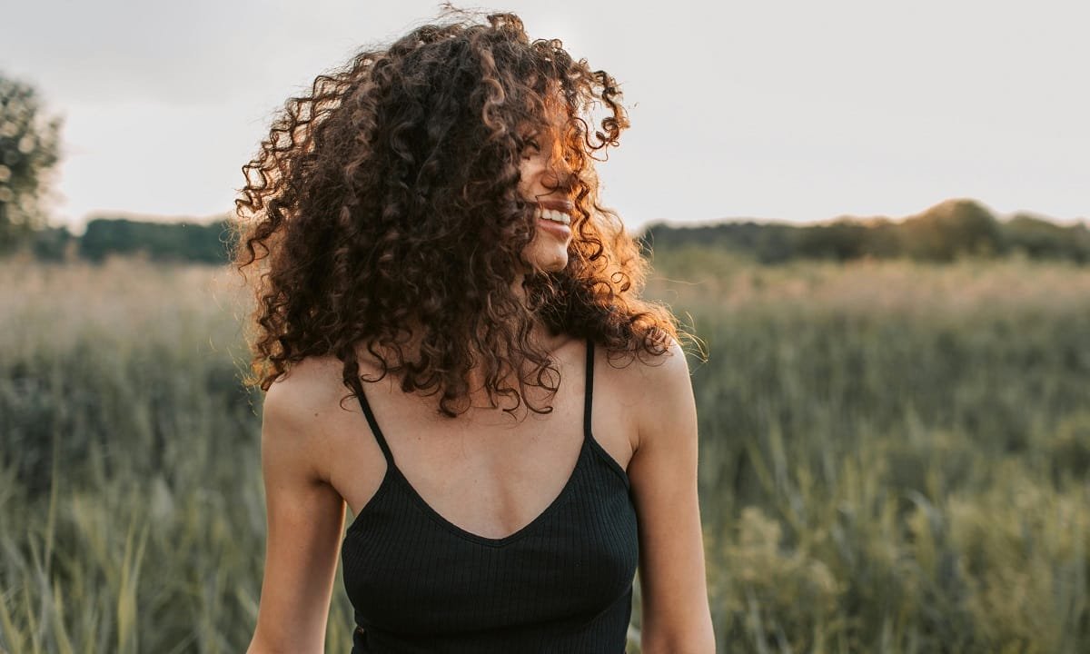 10 raisons d’oser les cheveux bouclés au naturel